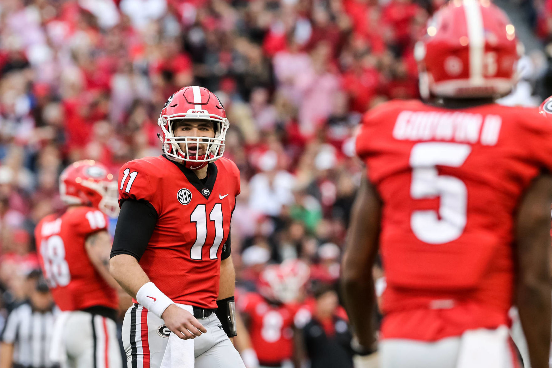 No. 7 Georgia bounces back in home finale